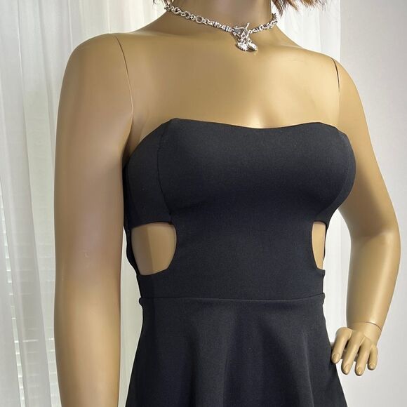 Topshop Strapless Little Black Dress - Picture 4 of 8